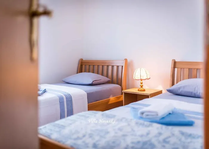 - Sibenik Riviera 7186 * Rogoznica (Sibenik-Knin)